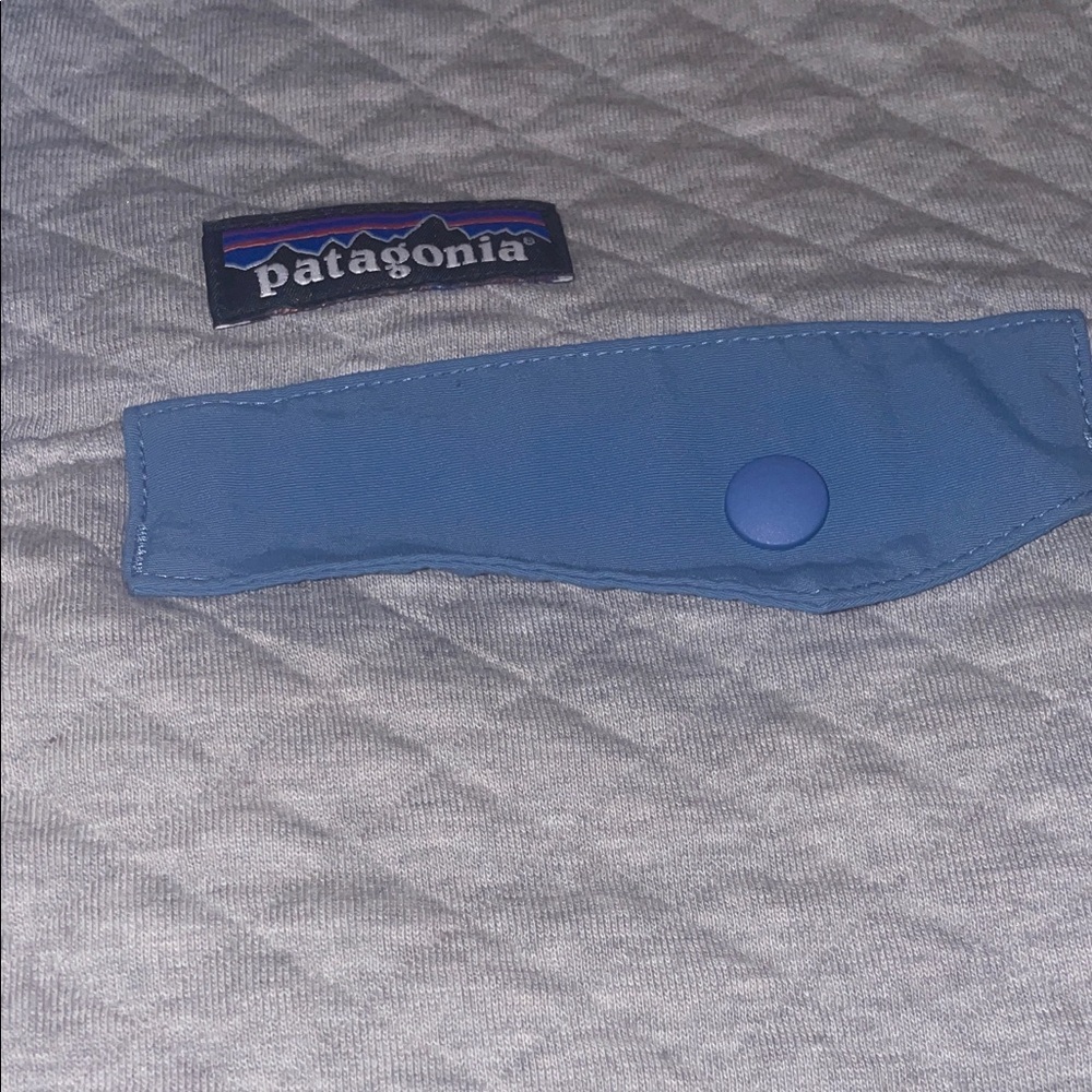 Patagonia Light Gray Quilted Pullover - Picture 2 of 4